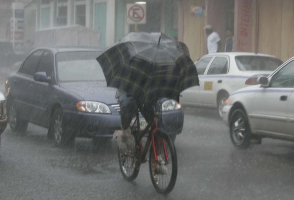http://cyclepedia.ru/images/imagecache/post_pictures/bike-in-the-rain.jpeg